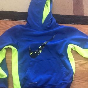 Nike thermal fit hoodie medium